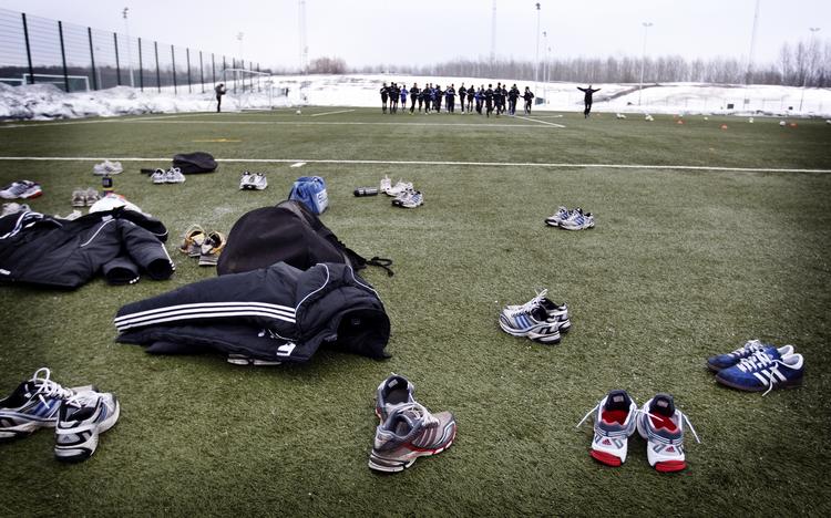 Trængsel. Med 29 spillere i aktion var der trængsel på og uden for træningsbanen, da Brøndby for første gang i år samlede truppen. 