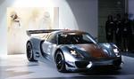 Racer. Porsche 918 RSR bliver en ekstrem racer- og gadebil med over 600 hestekræfter. En del af kræfterne kommer fra batterier. 