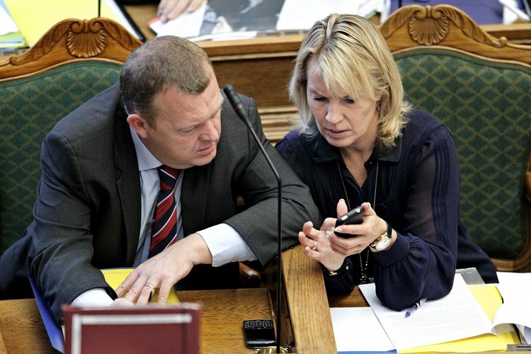 CIA-flyvninger. Lars Løkke Rasmussen og Lene Espersen afkræves svar i udenrigspolitisk nævn. 