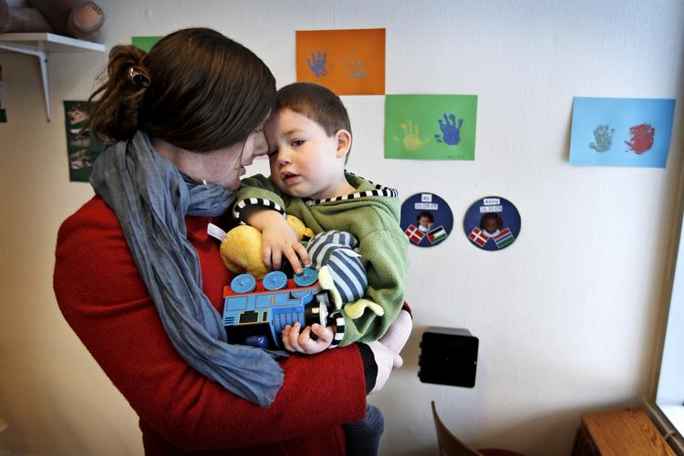 Ildsjæl. Talskvinde Marie Herborn med sønnen Johas kæ,per imod lukningen af 'Grøften'. 