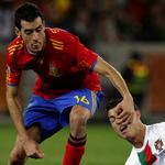 økonomi. En strid om penge kan sende midtbaneprofilen Sergio Busquets til Old Trafford. 