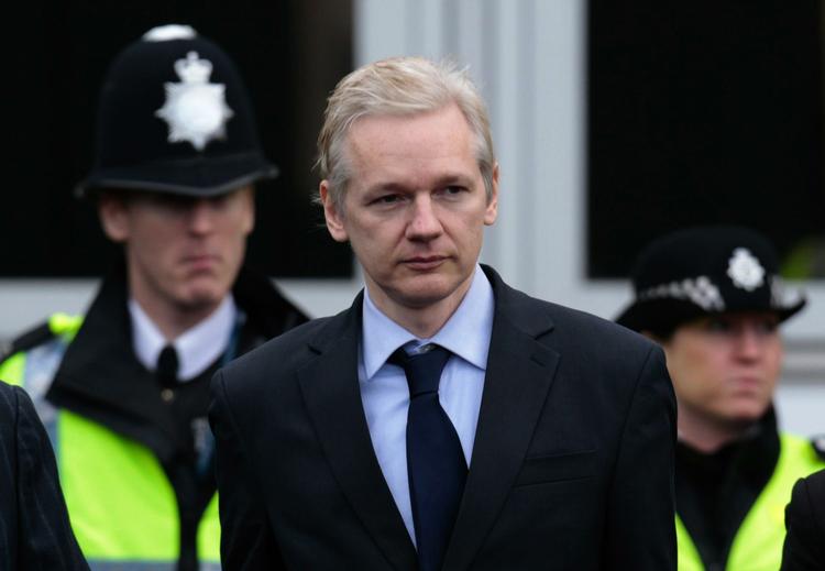 Udlevering. WikiLeaks stifter, australieren Julian Assange, kæmper indædt mod udlevering til Sverige. 