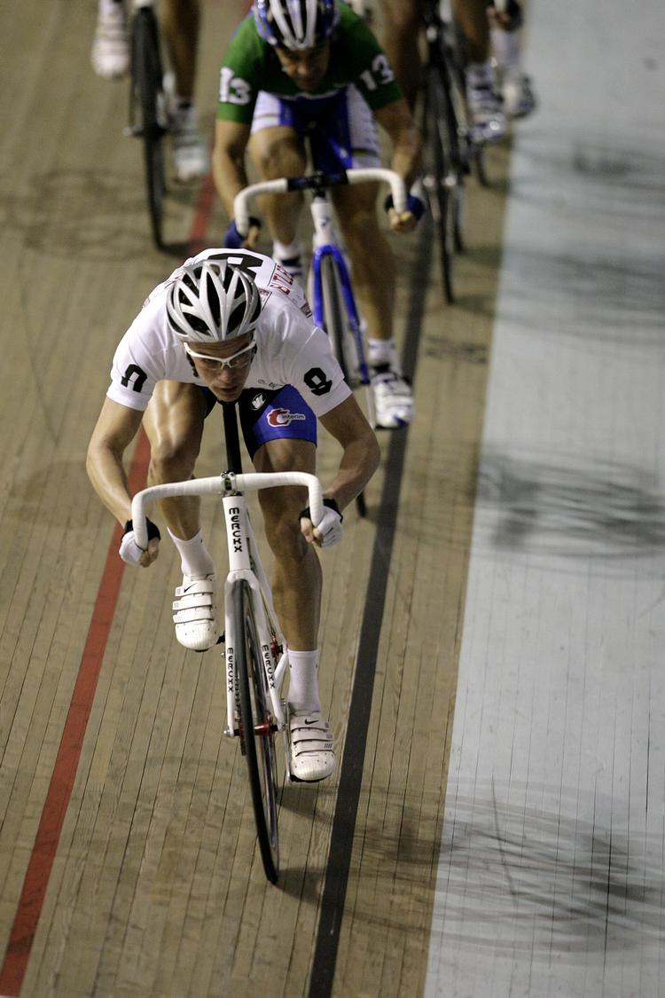trods. Dopingkontrollanterne i UCI kan ikke få stoppet den dømte belgier Iljo Keisse på vinterbanerne. 