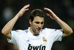 ukampdygtig. Gonzalo Higuains skade kan banen vej for, at Real Madrid henter en direkte konkurrent til den ellers så skarpe argentiner. 