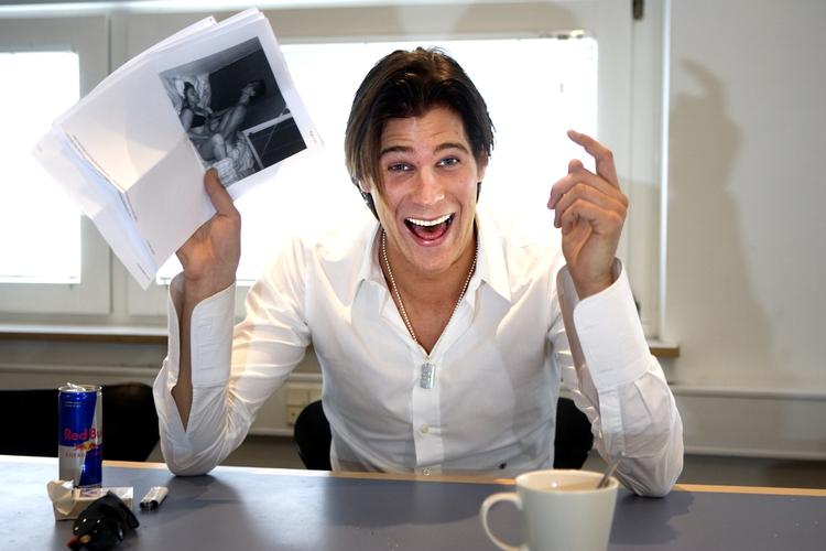 Pornostjerne. For to år siden fik Jonas Altberg aka. Basshunter en del opmærksomhed i medierne, da private sexbilleder af ham og hans kæreste florerede på nettet. Det generede ham ikke det mindste. 