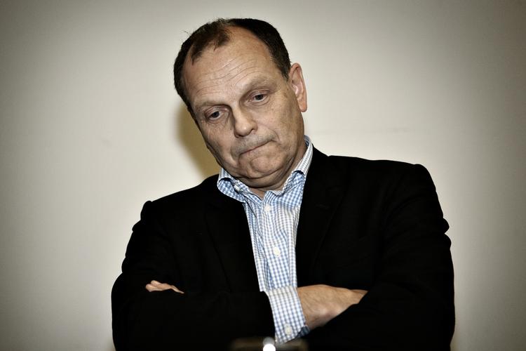 » Jeg opfordrer Lene Espersen til at gå. Både for hendes egen skyld, for partiets og for regeringens«, siger Mogens Lønborg. 