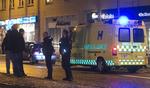 Anholdelse. En 27-årig mand blev ramt i låret, da han tilsyneladende truede politiet under en anholdelse. 