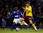 ydmyget. Arsenal lagde ryg til et skuffende nederlag til Ipswich, som er nummer 19 i den næstbedste række. Og Nicklas Bendtner fik ikke overbevist om, at han skal lede holdets angreb. 