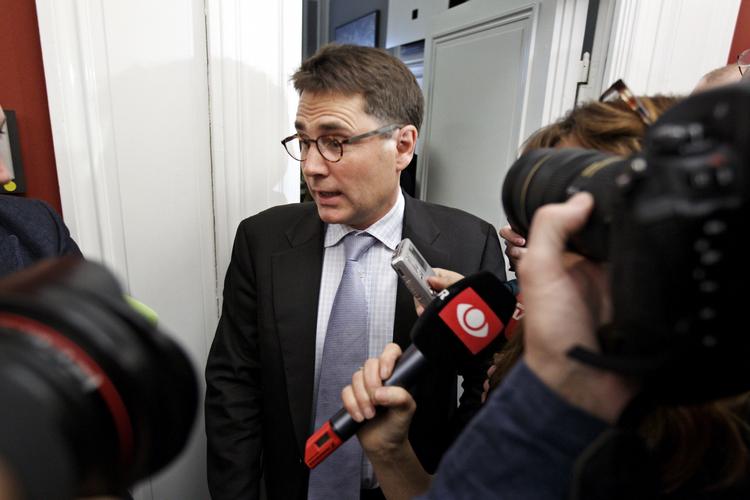 Tavs. Brian Mikkelsen efter formiddagens gruppemøde hos de konservative, hvor han »ingen kommentarer« havde til baglandets oprør mod Lene Espersen. 