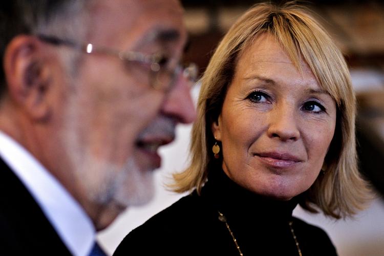 NEDTUR. Lene Espersen er trådt tilbage som partileder, men fortsætter tilsyneladende som både udenrigsminister og folketingsmedlem - hvis hun genvælges. 