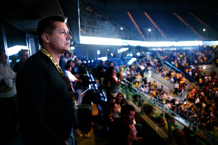 afventer. Jesper Nielsen venter med fodboldrevolution og koncentrerer sig om håndbolden et par år endnu. 