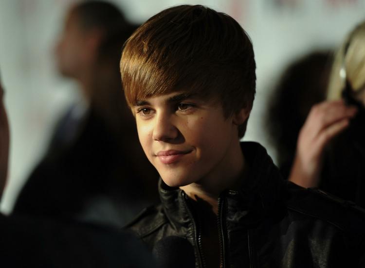 Indlagt. Det var efter alt at dømme en allergisk reaktion, der sendte Justin Bieber på sygehuset. 