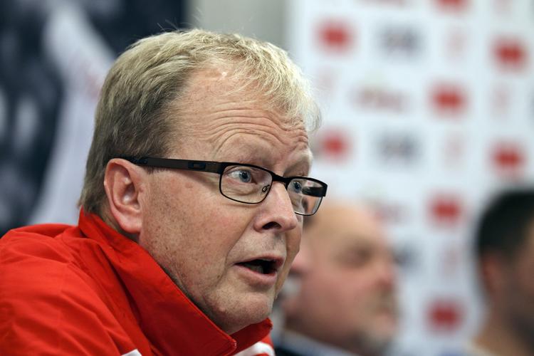 forventningspres. Danskerne vil så gerne høre løfter om medaljer. Men denne gang vil landstræner Ulrik Wilbek ikke love noget. 