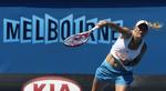 Træning. Caroline Wozniacki forberedte sig i nat på en af Australian Opens-anlæggets mindre baner og i en hal, hvor hun bl.a. gjorde livet svært for den spanske 9'er på verdensranglisten, Fernando Verdasco. 