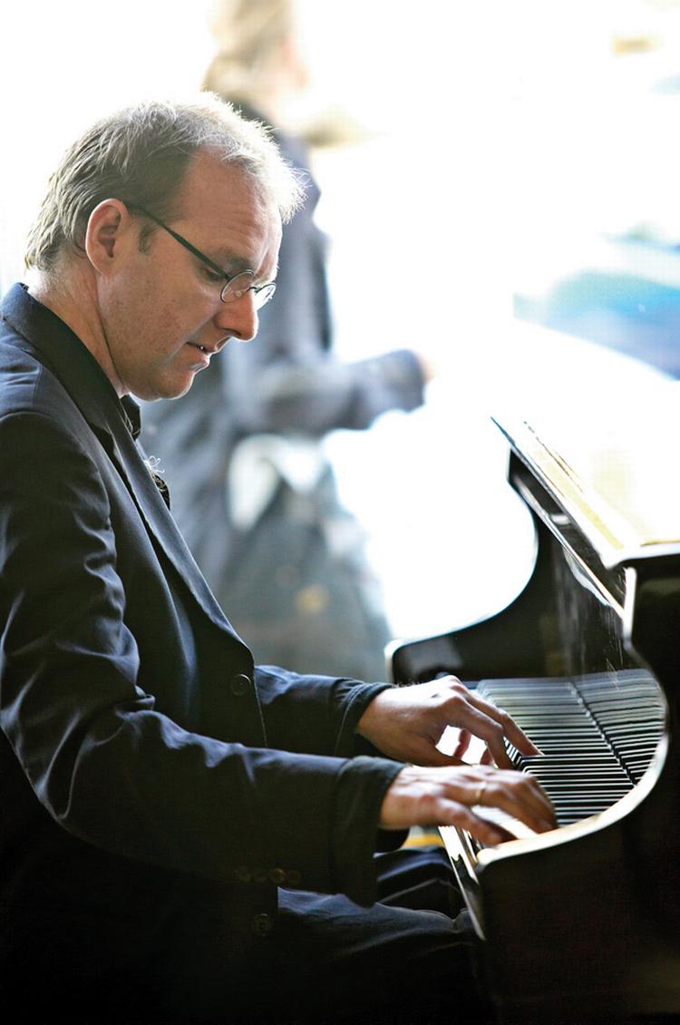 Søren Kristiansen har skabt en jule-cd med danske og amerikanske juletravere, hvor stregen er sat under improvisationer snarere end under traditionel jul. 