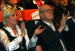 Arvtageren. Jean-Marie Le Pen med sin datter Marine Le Pen ved åbningen af Front Nationals partikongres i dag. 