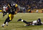 boksekamp. Pittsburgh Steelers Antonio Brown (84) snyder Baltimore Ravens Lardarius Webb og lægger op til touchdown for Steelers. 