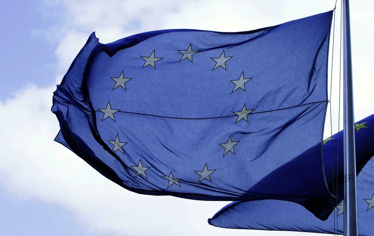 EU. At 'Fort Europa' rent fysisk materialiserer sig, er Grækenlands mur blot det seneste eksempel på. 