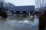 Dette smukke hus i Oplev syd for Støvring står under 30 cm vand. Forsikringen har allerede meddelt ejeren at de ikke agter at dække en krone. Men ejeren bør klage, siger Forbrugerrådet. 