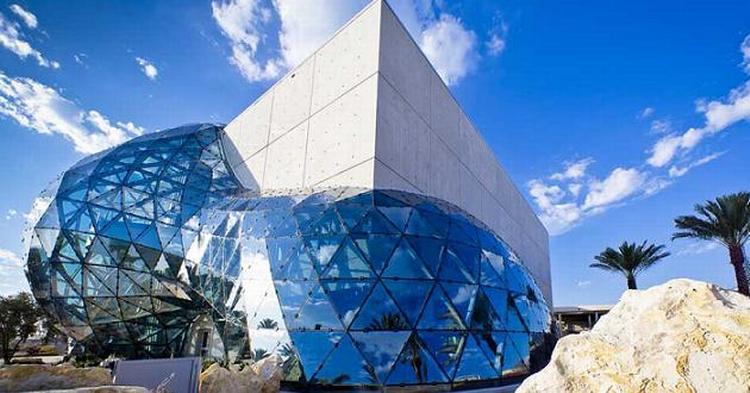 KUNST. Det nye Dali-museum er et kunststykke i sig selv. 