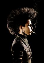 Heltinde. Noomi Rapace er for alvor slået igennem i rollen som Lisbeth Salander. Nu er hun nomineret til en Bafta. Det samme er de to danske manuskriptforfattere, der har skrevet filmatiseringen af Stieg Larssons bog. 