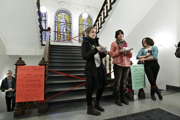 OPRÅB. De studerende på Læreruddannelsen Zahle blokerer i dag skolen, så den normale undervisning ikke kan gennemføres. 