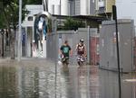 Oversvømmet. Brisbane for en lille uges tid siden. Selv om det værste er overstået, at så forudser danskere i området, at der vil gå lang tid, før det atter er normalt. 