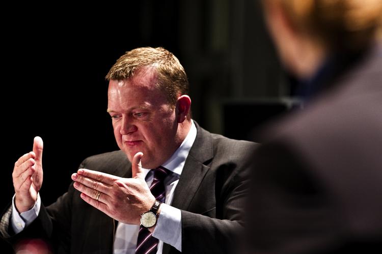 Magtkamp. Vi har mere brug for politiske resultater end for politiske 'min er større end din'-diskussioner. Løsninger frem for magtkampe, mener Anette Claudi. Arkivfoto 