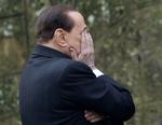presset. Den italienske premierminister Silvio Berlusconi presses endnu engang af sexanklager. Denne gang indebærer anklagerne påstande om seksuel udnyttelse af mindreårige. 
