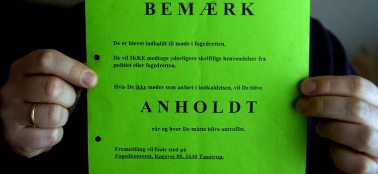 Gældsplagede risikerer at få sådan en seddel fra fogeden. 
