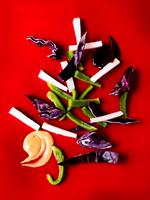 Dip til grøntsager. I en lidt tyndere udgave kan dippen bruges som dressing. Smag til med mørk sesamolie og revet ingefær. 