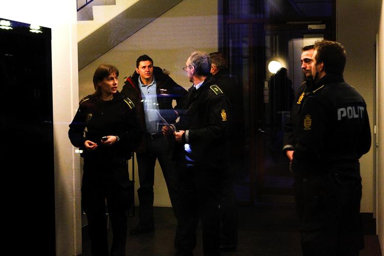 Sikkerhed. Politiopbuddet er stort i Retten i Århus, hvor Kurt Westergaard i dag mødte sin overfaldsmand. 