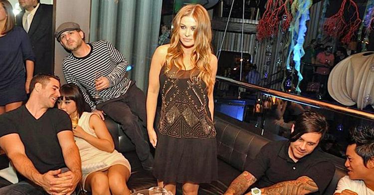 Barer_LAOmegn_web_Carmen Electra_Stingaree