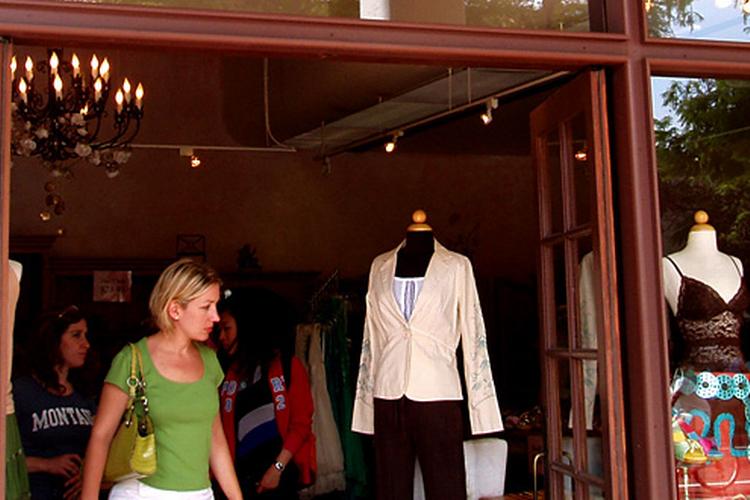 Shopping_LAOmegn_web_State Street_Santa Barbara_emdot_Flickr Creative Commons