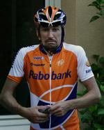 Sekundarytter. Sidste års nummer tre i Tour de France, Denis Mentjov, må affinde sig med at følge årets franske styrkeprøve på afstand. 