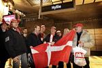 Herretur. Gruppen fra Næstved havde fyldt Fakta-posen godt op med dåseøl. 