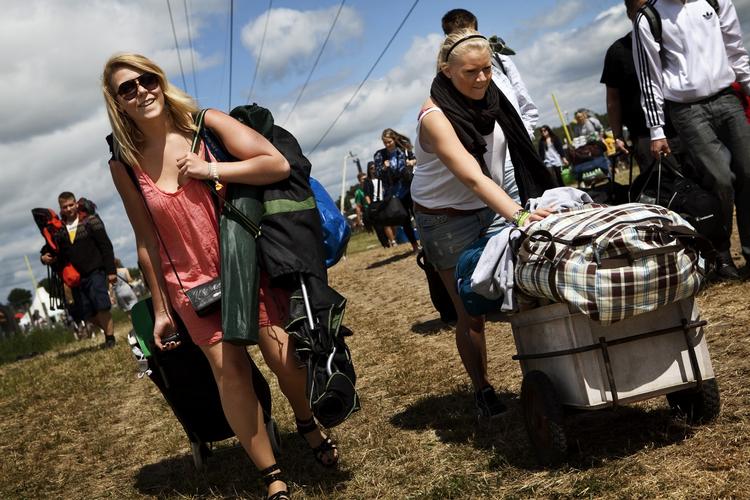 Der bliver Roskilde-stemning med overnattende camps, koncerter og suppekøkken, når festivalen på torsdag rykker ind på Nytorv i København for at samle ind til Danmarks Indsamlingen. 