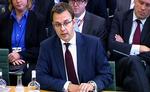 Ansvar. Tidligere chefredaktør Andy Coulson forlod News of the World efter ballade om aflytning af kendte og kongelige. Nu koster skandalen ham også jobbet som spindoktor for premierminister Cameron. 