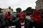 Blodigt. Det skulle have været fredeligt, men dagens demonstration i Tirana endte voldeligt. 
