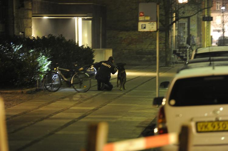 Skudepisode. Politiet efterforsker på Baldersgade. 