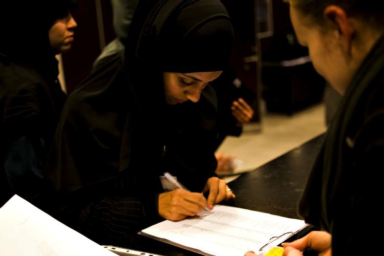 Indskrivning. Køen var lang til mødet med Hizb-ut-Tahrir, men helt fyldt blev salen aldrig. 