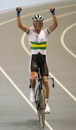 Opkomling. Cameron Meyer vandt to gange VM-guld på banen i Ballerup i 2010. Nu er han på tærsklen til en stor succes på landevejen. 