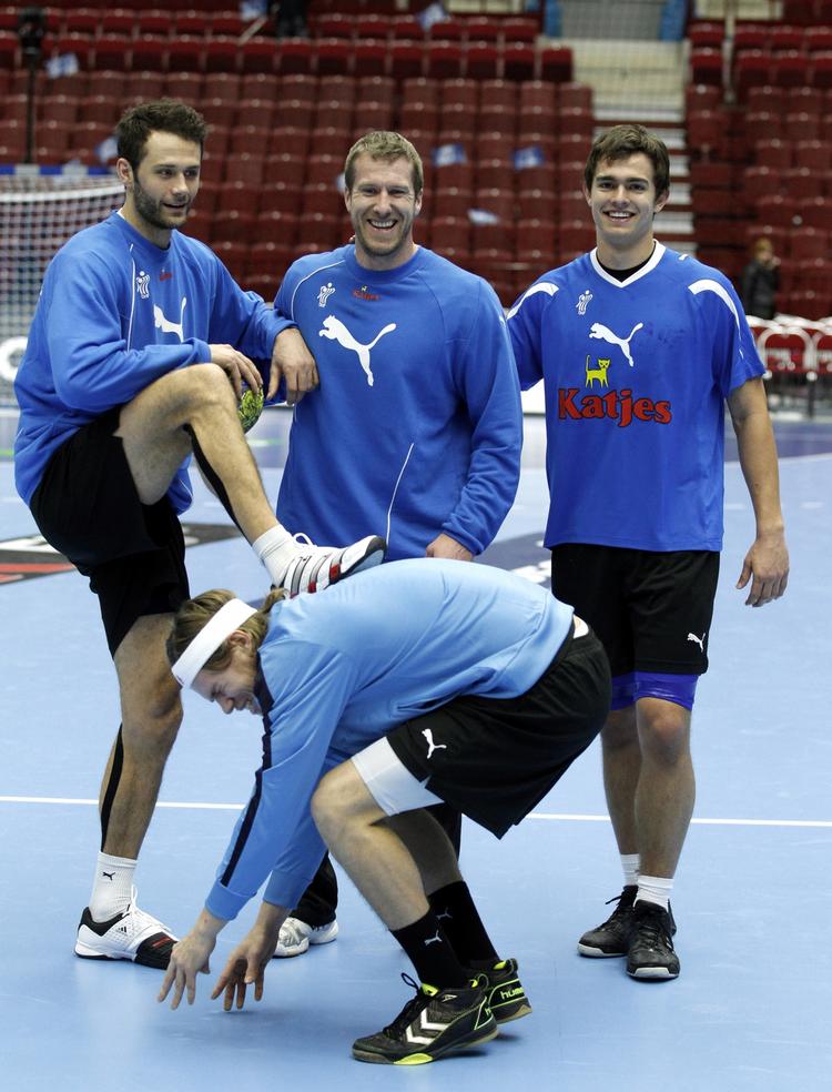 Mulighederne. Tre mod én under træningen, men tre kan være lige så godt som et, når det handler om VM-point for Jesper Nøddesbo, Mikkel Hansen, Kasper Nielsen og yngstemanden, Rasmus Lauge Schmidt. 