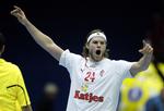 svingende. Med fem mål og masser af målgivende afleverinmger var Mikkel Hansen trods en svingende indsats en afgørende figur i sejren over Polen. 