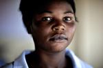 Joyce Phiris mor døde under fødslen af Joyce . Derfor voksede Joyce op hos sin mormor, der var smittet med hiv. Som 10-årig stod Joyce uden forældre eller bedsteforældre til at tage sig af hende. 