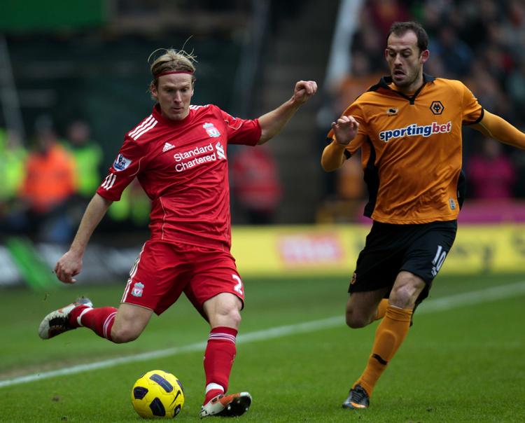 Oplægger. Christian Poulsen er blevet voldsomt kritiseret, siden han kom til Liverpool. Lørdag havde han ikke kun  personlig succes - Liverpool vandt også. 
