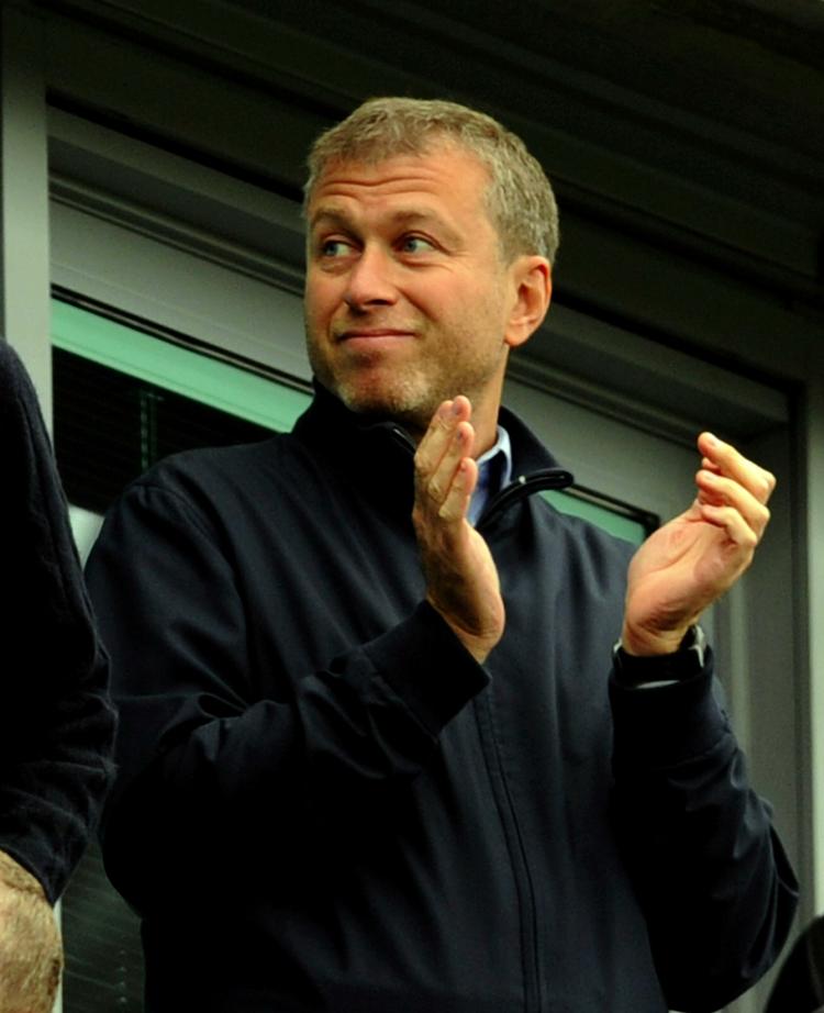 købsønske. Sønnen af den russiske Chelsea-ejer Roman Abramovich mødtes i hemmelighed med nogle af storaktionærerne i FCK for at forsøge at købe sig til aktiemajoriteten i den danske mesterklub. Men forsøget fejlede i første omgang. 