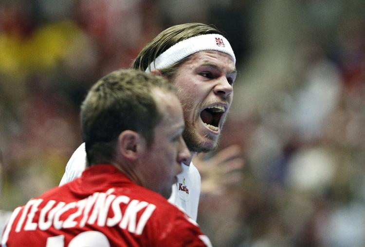 markereret. Nærkontakt med modstandere er et kendt fænomen for Mikkel Hansen, selv om ingen af modstanderne hidtil ved VM har ofret den danske storskytte særlig opmærksomhed. 