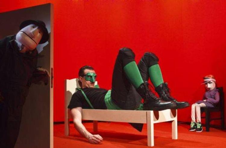 Teen-teater. Det er blodigt, skræmmende, rørende og larmende - og bestemt ikke for børn... 