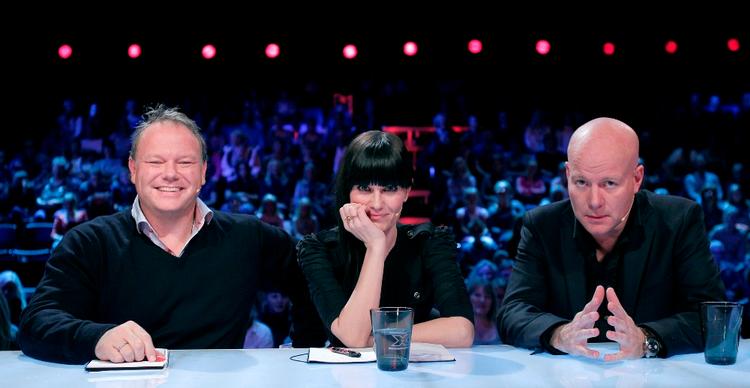 Stereo. De tre X Factor-dommere kan opleves i det samme program hele to gange fredag aften på DR1. 
